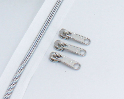 Endlosreißverschluss metallisiert weiß/ silber (1m)